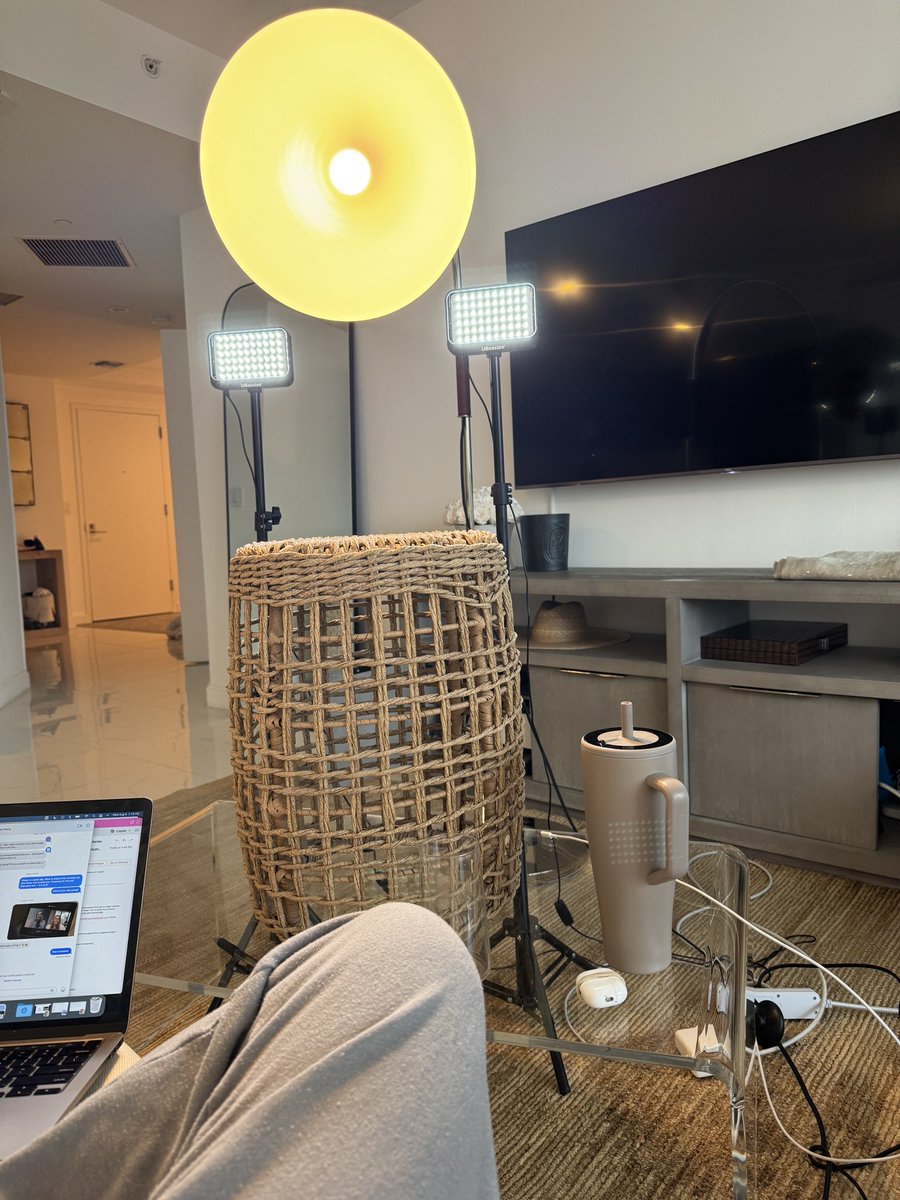 EmilyDempsey's tweet image. Chatting all things Brickell Babes + Bitcoin today with Emily Jean for Founders in Jeans podcast. 

From Australia to Miami — we’ve gone international and we’re pulling back the curtain &amp;amp; getting into all the fun details. 

Episode coming soon 🎤 #bitcoinpodcast #brickellbabes