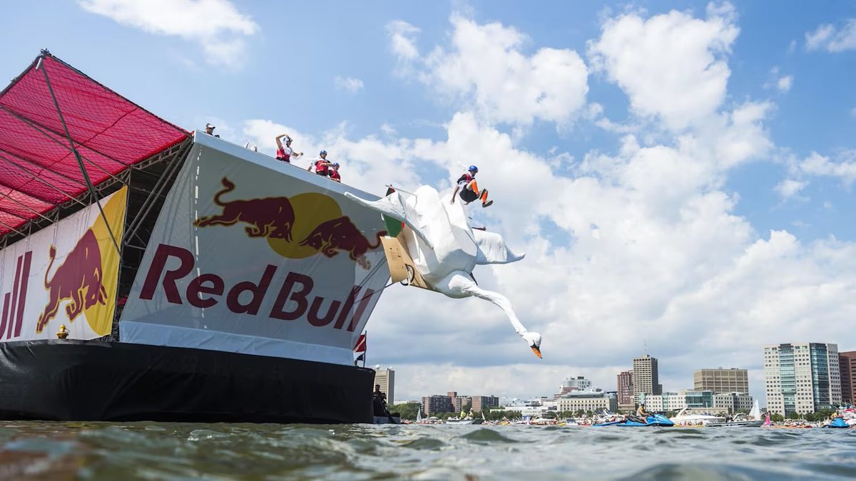 myinnerdork's tweet image. Heading to Cincy on Friday for the weekend to watch Red Bull’s Flugtag 😬