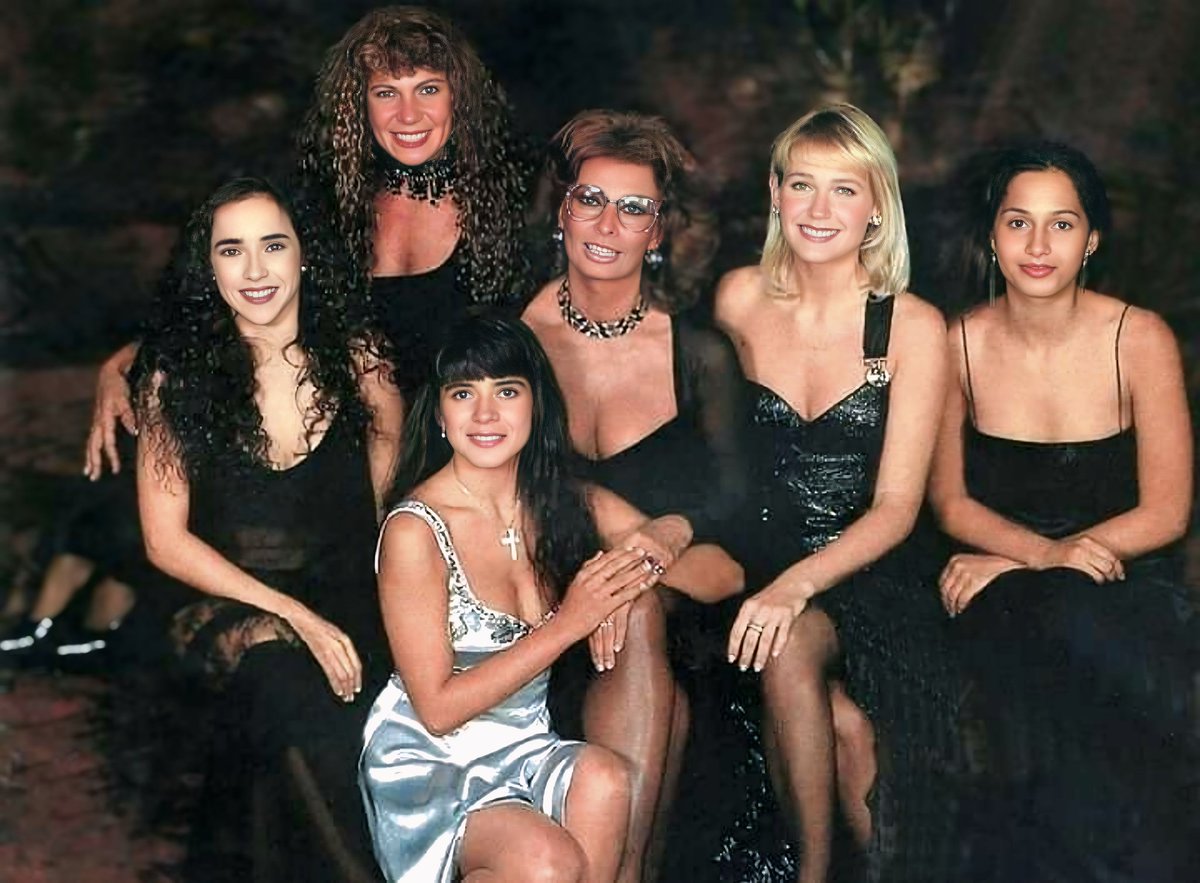 Mara Maravilha, Daniela Mercury, Elba Ramalho, Sophia Loren, Xuxa e  Camila Pitanga, em foto de 1994

📷 Revista Caras

#danielamercury

#elbaramalho

#sophialoren

#xuxa

#maramaravilha