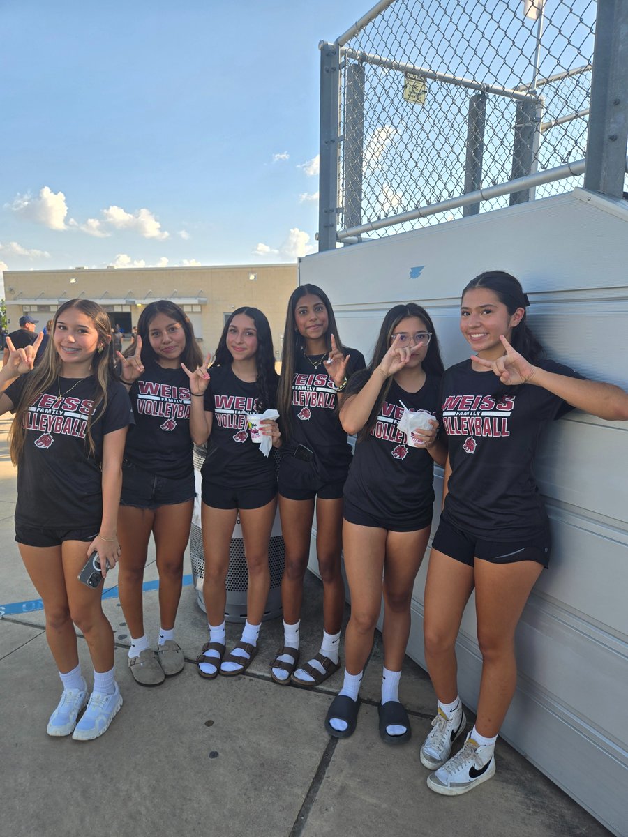 Tailgates, Tunes, &amp; Team Spirit 🎉

An amazing time at Meet the Pfamily tonight at The Pfield! Big love to our Athletics and Fine Arts teams for celebrating student success &amp; kicking off the fall season in true PfISD style!
#MeetThePfamily #PFISDAthletics #FineArts #RISE
📸👇