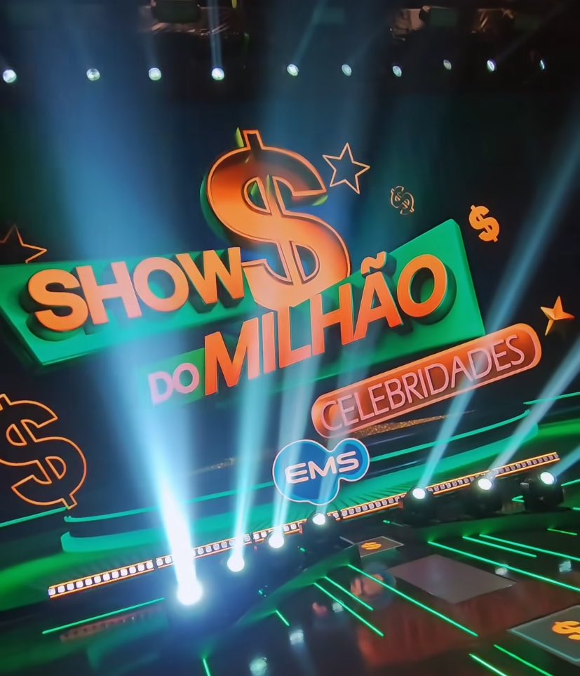 RadarTVBR's tweet photo. O SBT começou hoje a gravação das três edições do #ShowDoMilhão Celebridades e apresentadora Patrícia Abravanel já revelou o elenco de estrelas que vão estar no game show: 

Marcelo Adnet
Nany People
Ratinho
Blogueirinha
Maria Clara Gueiros
Danilo Gentili
Helio de La Peña
Marcelo Tas
Falcão
Monica Iozzi

Na parte dos "universitários", estarão:

Luiz Bacci
Rebecca Abravanel
Luiza Possi

🗞 Portal Leo Dias