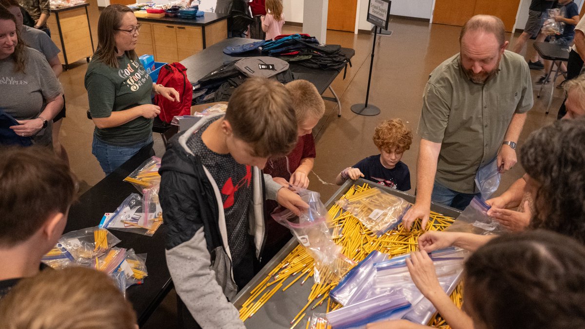 _faithnc's tweet photo. Thank you to everyone who brought school supplies Sunday and stuffed backpacks tonight! Go Serve Days is off to a great start and continues tomorrow as we drop off lunch and spa bags at a local pregnancy resource center! #KnowGrowServeGo #ServeNC #OnMissionTogether https://t.co/BSFvhUanOk