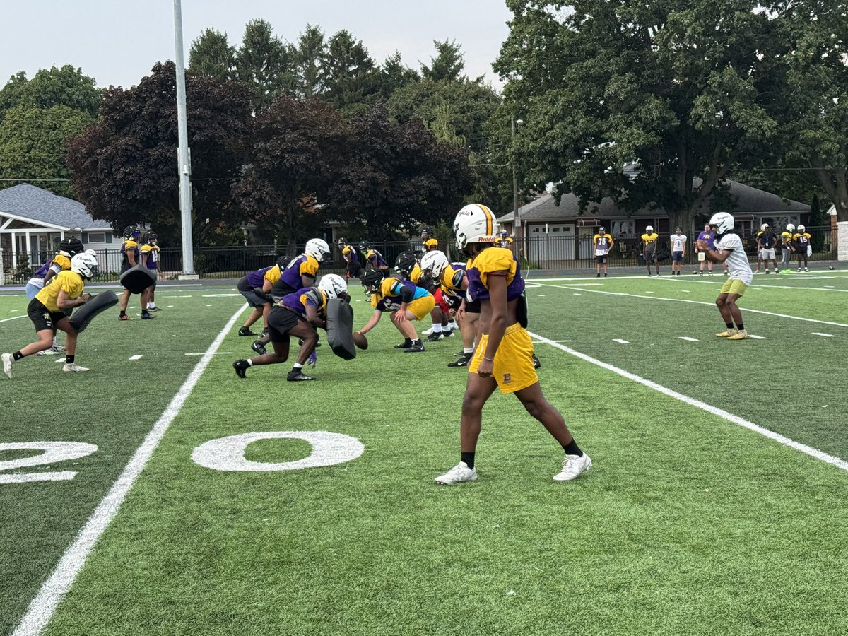 ETNreisenweber's tweet photo. Camp 11 is over at Erie High! The Royals are absolutely loaded with athletes this year. Man oh man. https://t.co/ncw5e8LVkU