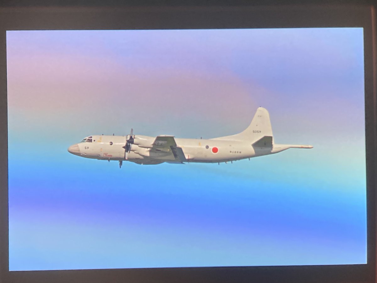 Willow_n0610's tweet photo. やばいまじやばい、虹🌈の中を飛ぶP-3C撮れた！！！！！ありがとう海上自衛隊！！！ https://t.co/t5FpAva06b