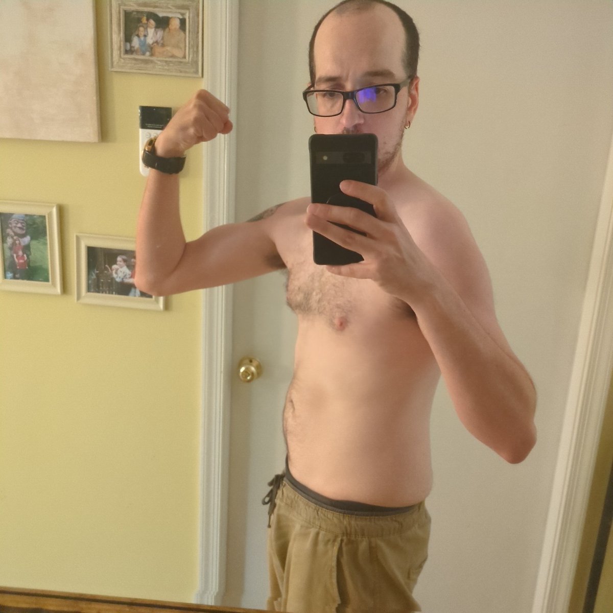 I was very overweight for my height I'm 5'10, like 210 pounds and I just wanted to show my progress with my weight loss. I now weigh 152 and I made this progress in the span of the last 3-4 months. I know it's not anything crazy, but I'm super proud of myself. Now we get ripped.