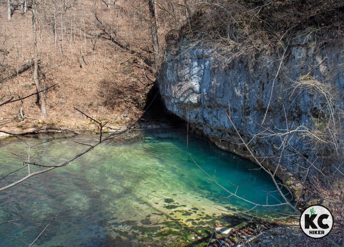 Ha Ha Tonka State Park is a premiere Missouri hiking destination. Conde Nast Traveler called it the most beautiful spot in Missouri. USA Today readers named it the fourth best state park in America. Learn more and plan your trip: kansascityhiker.com/kansas-city-da…
#missouri