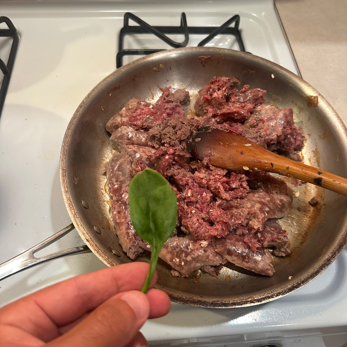 Will I die if I add this spinach leaf to my meat?