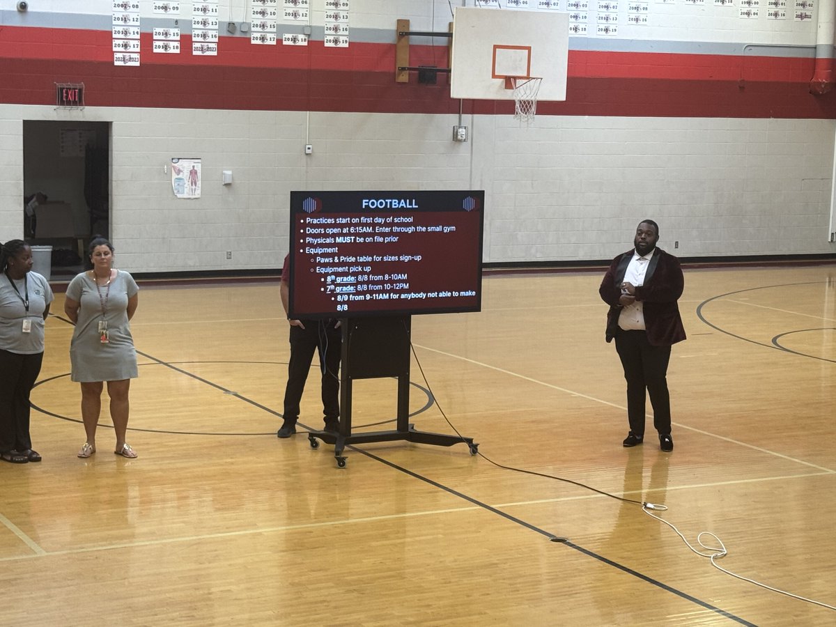 CHS_MustangFB's tweet photo. Wrapped up an awesome parent meeting! 🔥 Blalack Bear 🐻 Football is locked in and ready to roll, first practice kicks off August 12th! 💪 The journey starts now, and the foundation for greatness is being built brick by brick.
#BetterAtBlalack #BlalackBuilt 🐾#FutureMustangs🏈 https://t.co/HuMn0846kK