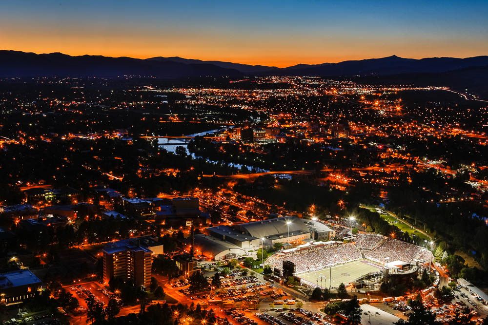 MontanaGrizFB's tweet photo. 💭𝐏𝐢𝐜𝐭𝐮𝐫𝐞 𝐭𝐡𝐢𝐬:

It’s 6 PM on Sept. 6 - One month from now
The sun is setting over Missoula
The lights are on at WGS
You’re surrounded by 26,000 of your closest friends
And the Griz are kicking-off

𝑾𝒉𝒆𝒓𝒆 𝒆𝒍𝒔𝒆 𝒘𝒐𝒖𝒍𝒅 𝒚𝒐𝒖 𝒓𝒂𝒕𝒉𝒆𝒓 𝒃𝒆?! https://t.co/QUdI7QKTvK
