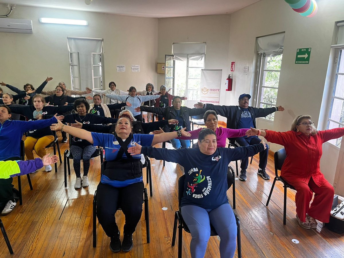 Issste_Zac's tweet photo. En Casa de Día Teulinchan se realizó el taller de Terapia Respiratoria aprendimos técnicas para mejorar la capacidad pulmonar y fortalecer nuestra salud. 🫁💨
#CasaDeDíaTeulinchan #TerapiaRespiratoria #ISSSTEZacatecas #BienestarIntegral #SaludPulmonar #PensionadosYJubiladosli https://t.co/nnkhLD1xrt