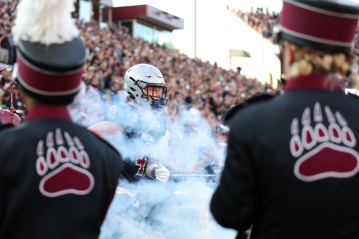 MontanaGrizFB's tweet photo. 💭𝐏𝐢𝐜𝐭𝐮𝐫𝐞 𝐭𝐡𝐢𝐬:

It’s 6 PM on Sept. 6 - One month from now
The sun is setting over Missoula
The lights are on at WGS
You’re surrounded by 26,000 of your closest friends
And the Griz are kicking-off

𝑾𝒉𝒆𝒓𝒆 𝒆𝒍𝒔𝒆 𝒘𝒐𝒖𝒍𝒅 𝒚𝒐𝒖 𝒓𝒂𝒕𝒉𝒆𝒓 𝒃𝒆?! https://t.co/QUdI7QKTvK