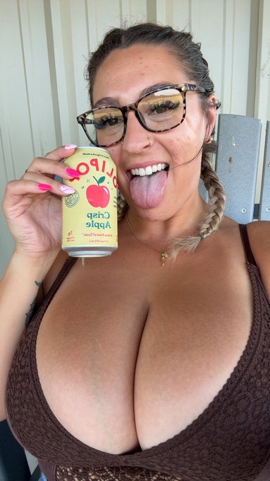 Watch Tati Evans🦋's leaked NSFW photo on TwXstars