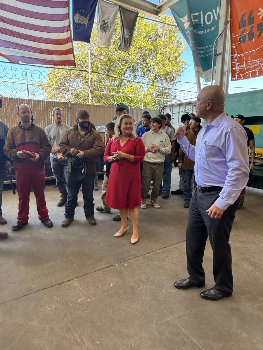 Thank you Hernan Luis y Prado, Founder &amp; CEO for the tour of the Workshop For Warriors facility in Barrio Logan!👏🏼🪖
#VivianMoreno