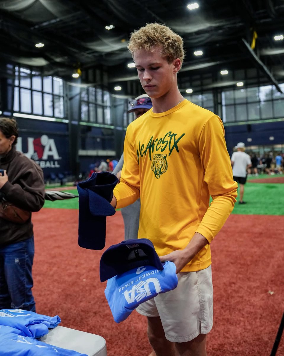 MidwestNTIS's tweet photo. 🌽🧀Our 15U and 16U @USABaseball Midwest All-Region teams are officially checked in!  Really enjoyed welcoming our guys to the mecca of amateur baseball and home of Team USA!

#USABaseball #MidwestDugout https://t.co/spDfOkDD3r