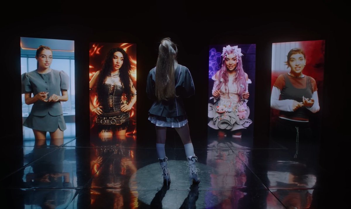 Maria Becerra presentando a Maite, Jojo, Shanina y a Gladys 🔥