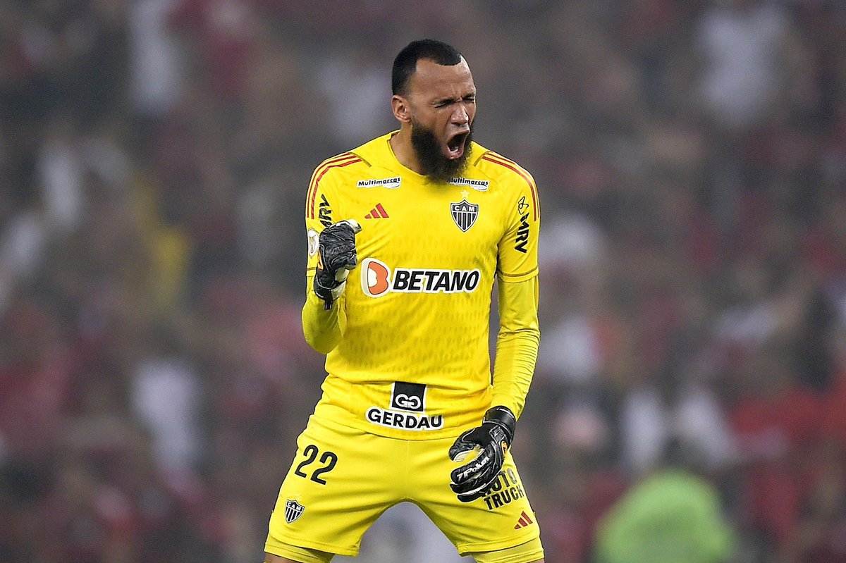 PEGADOR DE PÊNALTI E BATEDOR DE PÊNALTI

EVERSON FELIPE, MUITO ÍDOLO