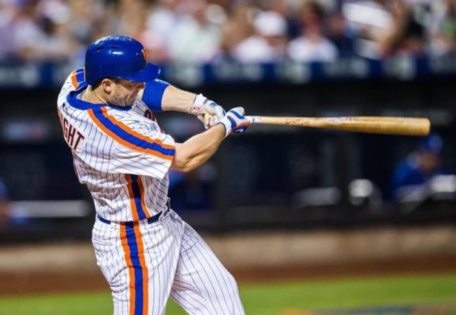 August 6, 2006: David Wright signed the dotted line on a 6yr., $55 million contract extension just three days after Jose Reyes inked a long term deal worth $23.25 million over the four years. #LGM #MetsRewind #Mets
