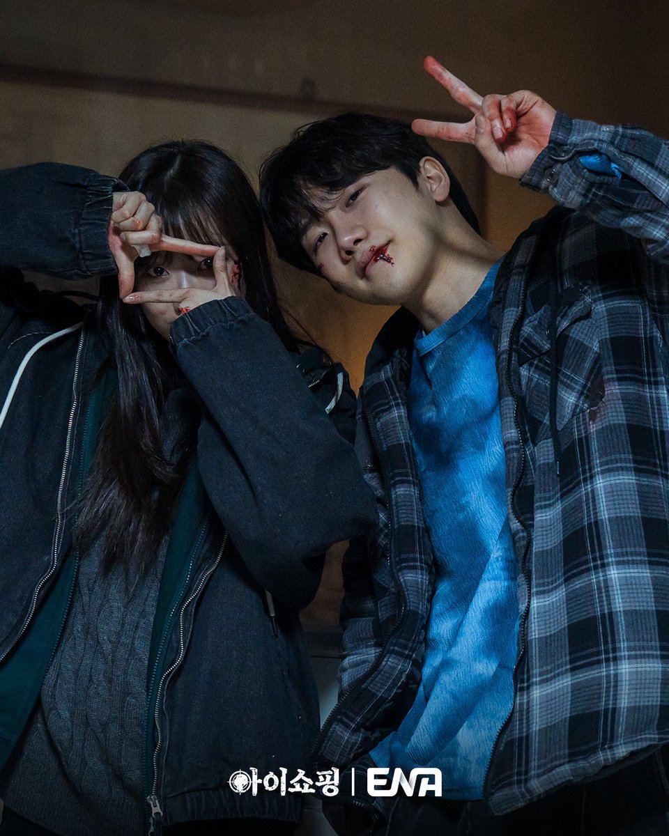 환불 불가 케미 등장!
‘아이쇼핑’ 배우들의 과몰입 방지 모멘트
염정아→김진영, 비하인드 스틸 대공개

ENA 월화드라마 #아이쇼핑 🛒
매주 [월/화] 밤 10시 ENA

#ENA #ENA월화드라마 #ENA드라마 #아이쇼핑 #염정아 #YumJungah #원진아 #WonJina #최영준 #ChoiYoungJun #김진영 #KimJinyoung #덱스