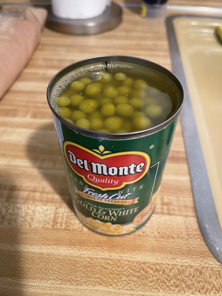 IX_Crafts's tweet photo. @DelMonte 
I Think someone Peed in my Corn, We just opened this today https://t.co/qCSSrxsnnb