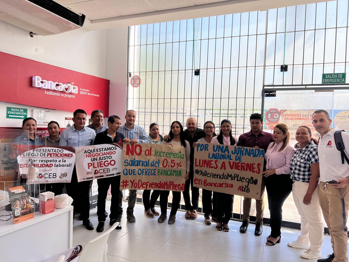 melloherrera1's tweet photo. #yodefiendomipliego por una política comercial sin presiones y una jornada laboral de lunes a viernes @acebnacional @cutcolombia @fabioariascut https://t.co/hxVdTBn9f1
