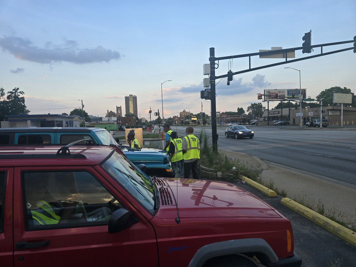 charlesharriso5's tweet image. I am out with @Indytenpoint OGs at 38th and Capital.