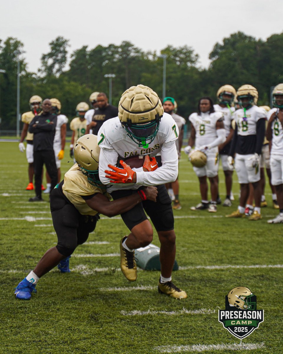 Huguenot Football tweet media