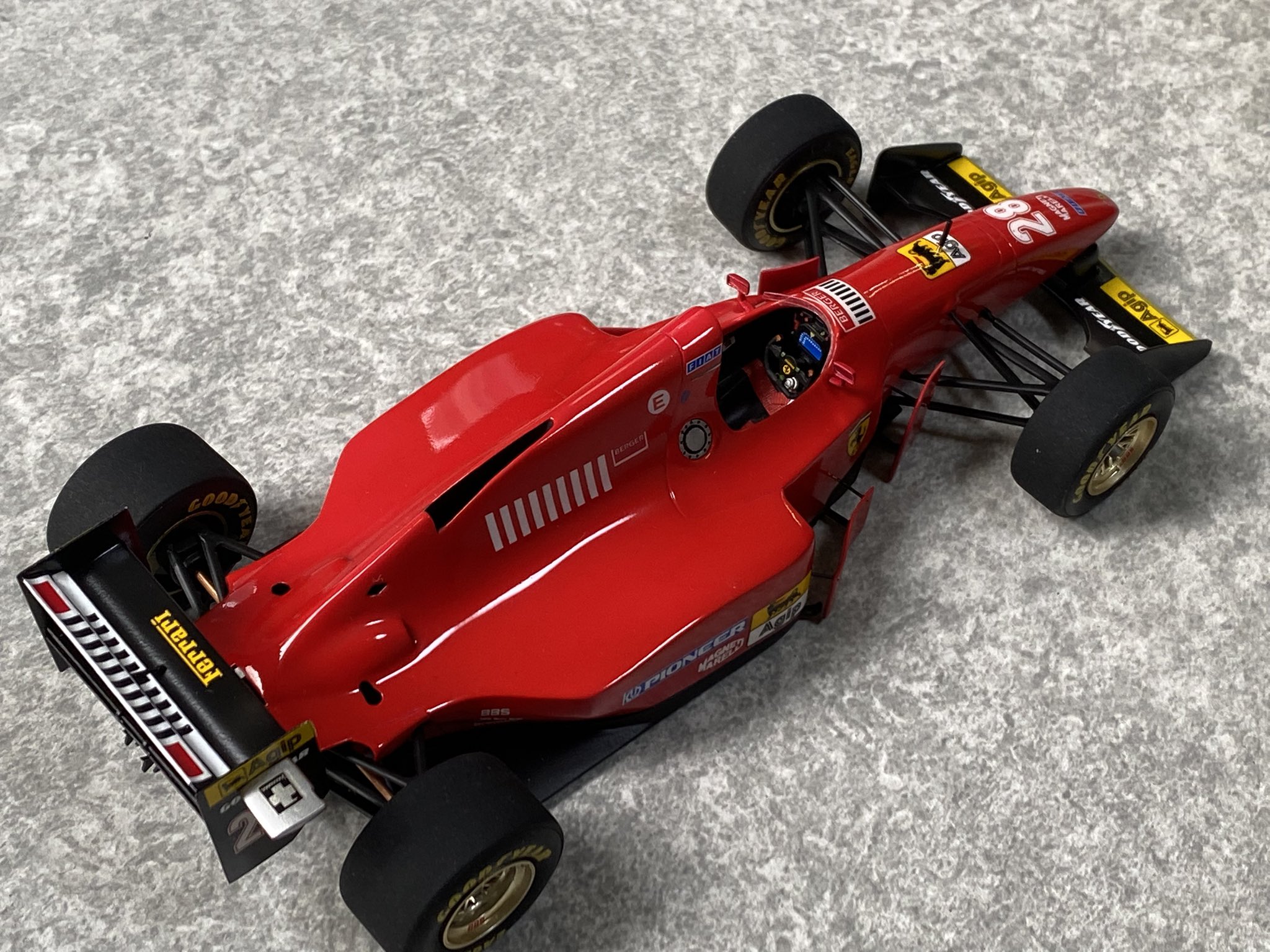 プロター1/24 フェラーリ412T1B 完成品 プロター1/24 フェラーリ412T1B 完成品 - メルカリ