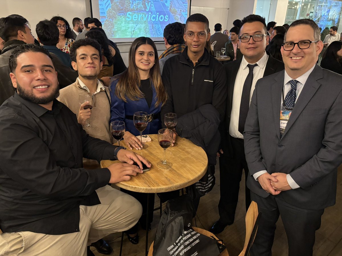 Muy emocionado de comenzar esta nueva experiencia académica en los posgrados en Derecho penal de <a href="/UniandesDerecho/">UniandesDerecho</a>  <a href="/Uniandes/">Uniandes</a>