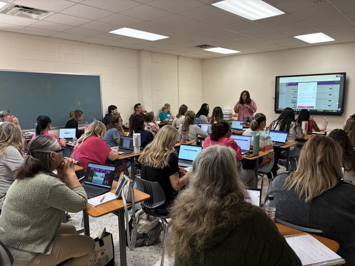 Tech_ECISD's tweet photo. Our Technology departments enjoyed supporting #teamECISD teachers today at Elementary Teacher University! 💻🍎
From leading learning to just in time tech support, it was a great day prepping for a new year! 😁 #ECISDTU #ECISDproud #teamtech #ECISDexcellence @LTavarezECISD https://t.co/bksOrnP12x