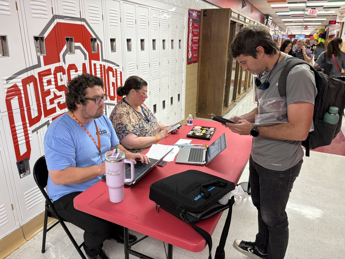 ECISD Technology Support (@tech_ecisd) on Twitter photo Our Technology departments enjoyed supporting #teamECISD teachers today at Elementary Teacher University! ๐ป๐
From leading learning to just in time tech support, it was a great day prepping for a new year! ๐ #ECISDTU #ECISDproud #teamtech #ECISDexcellence <a href="/LTavarezECISD/">๐๐๐ฎ๐ซ๐๐ง ลฆ๐๐ฏ๐๐ซ๐๐ณ, CETL</a> Our Technology departments enjoyed supporting #teamECISD teachers today at Elementary Teacher University! ๐ป๐
From leading learning to just in time tech support, it was a great day prepping for a new year! ๐ #ECISDTU #ECISDproud #teamtech #ECISDexcellence <a href="/LTavarezECISD/">๐๐๐ฎ๐ซ๐๐ง ลฆ๐๐ฏ๐๐ซ๐๐ณ, CETL</a>