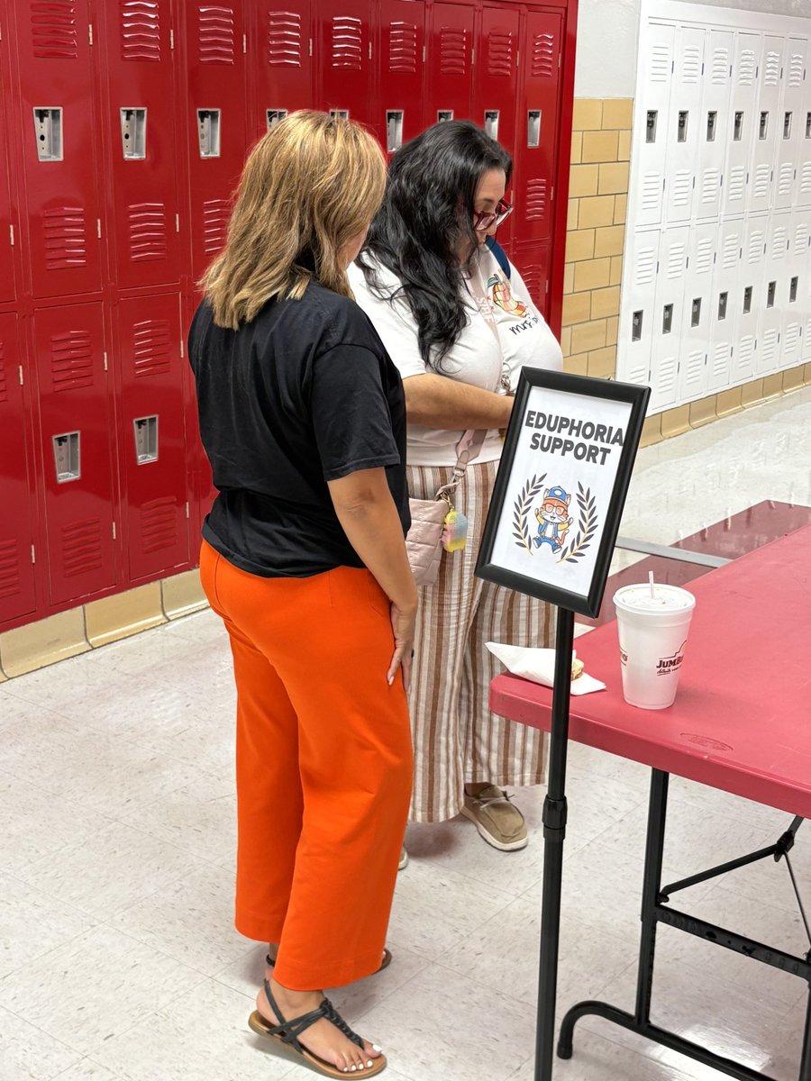 Tech_ECISD's tweet photo. Our Technology departments enjoyed supporting #teamECISD teachers today at Elementary Teacher University! 💻🍎
From leading learning to just in time tech support, it was a great day prepping for a new year! 😁 #ECISDTU #ECISDproud #teamtech #ECISDexcellence @LTavarezECISD https://t.co/bksOrnP12x