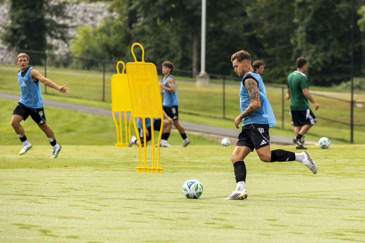 DiazNacho9's tweet photo. New home , same goals. Let’s go @masonmsoc 🔰⚽️🧠 https://t.co/ZVAVBarqGe