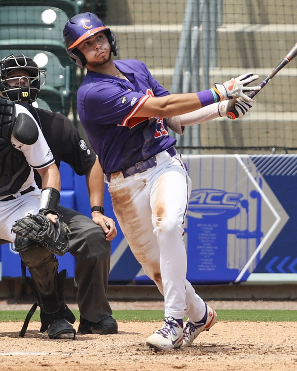 ClemsonBaseball's tweet photo. 🔥 @BryceTeodosio13 in the last 3 games ➡️ 5-for-9 👀

@MLB @Angels https://t.co/W7WuxoX85c