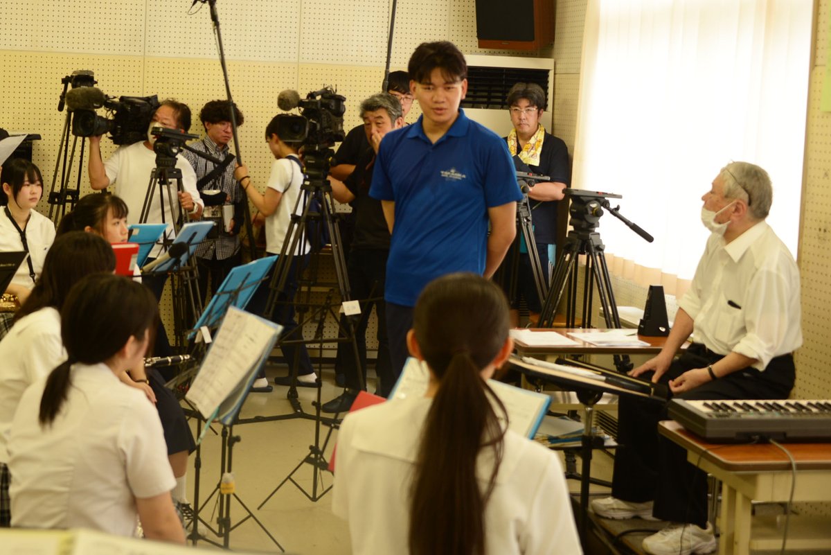 ８月10日に甲子園初戦を迎える未来富山を応援する混成吹奏楽団が、市内３つの高校の吹奏楽部や卒業生により結成されました！

６日の練習会では、応援団長を務める宮崎さんが応援が持つ力について熱く話されました。

本練習は、９日に新川学びの森天神山交流館で予定されています。

#魚津　#未来富山