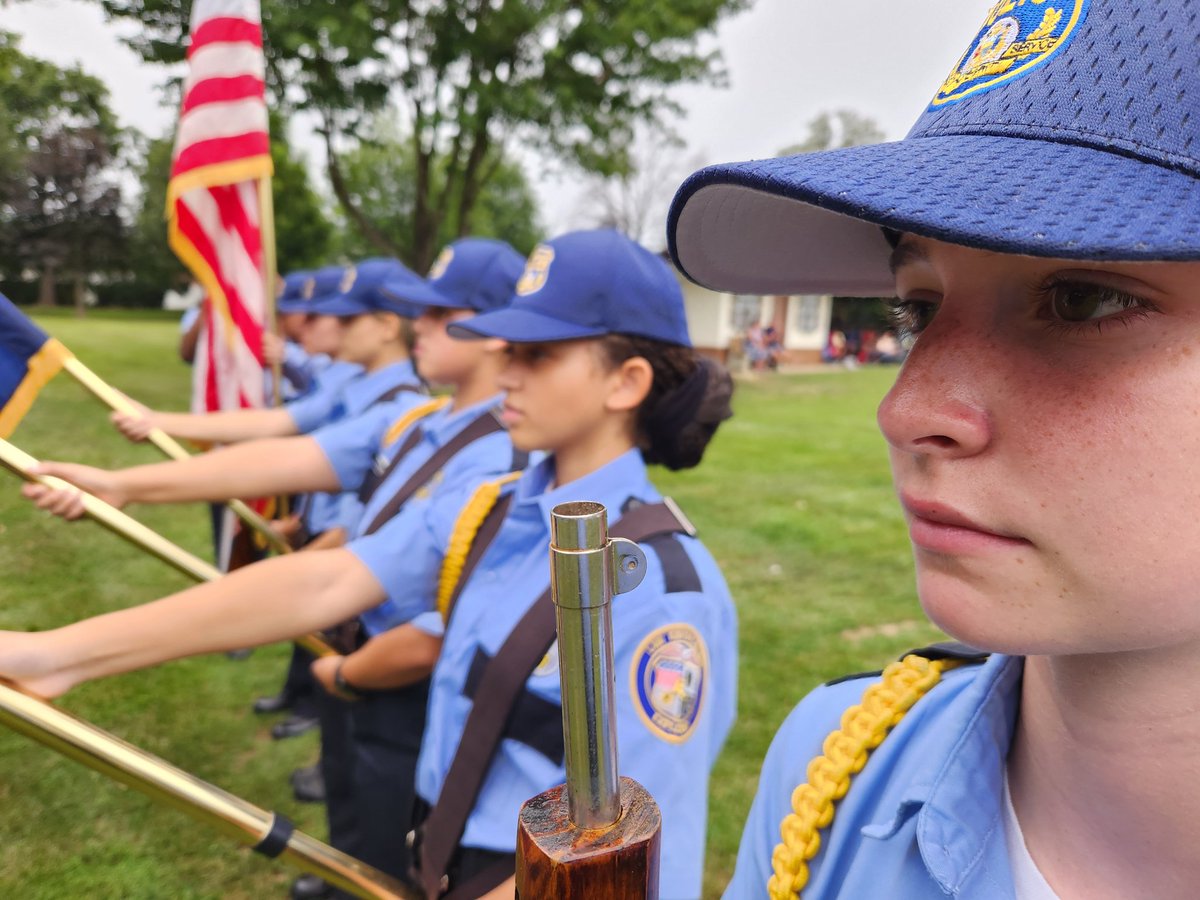 PPDExplorers's tweet image. All women Police Explorer Cadet Color Guard conducted the opening ceremony of the Pennypack Music Festival. The Cadets got the audience involved with a group dance during the concert intermission. 🎶🇺🇲 @PPDComPrtBureau