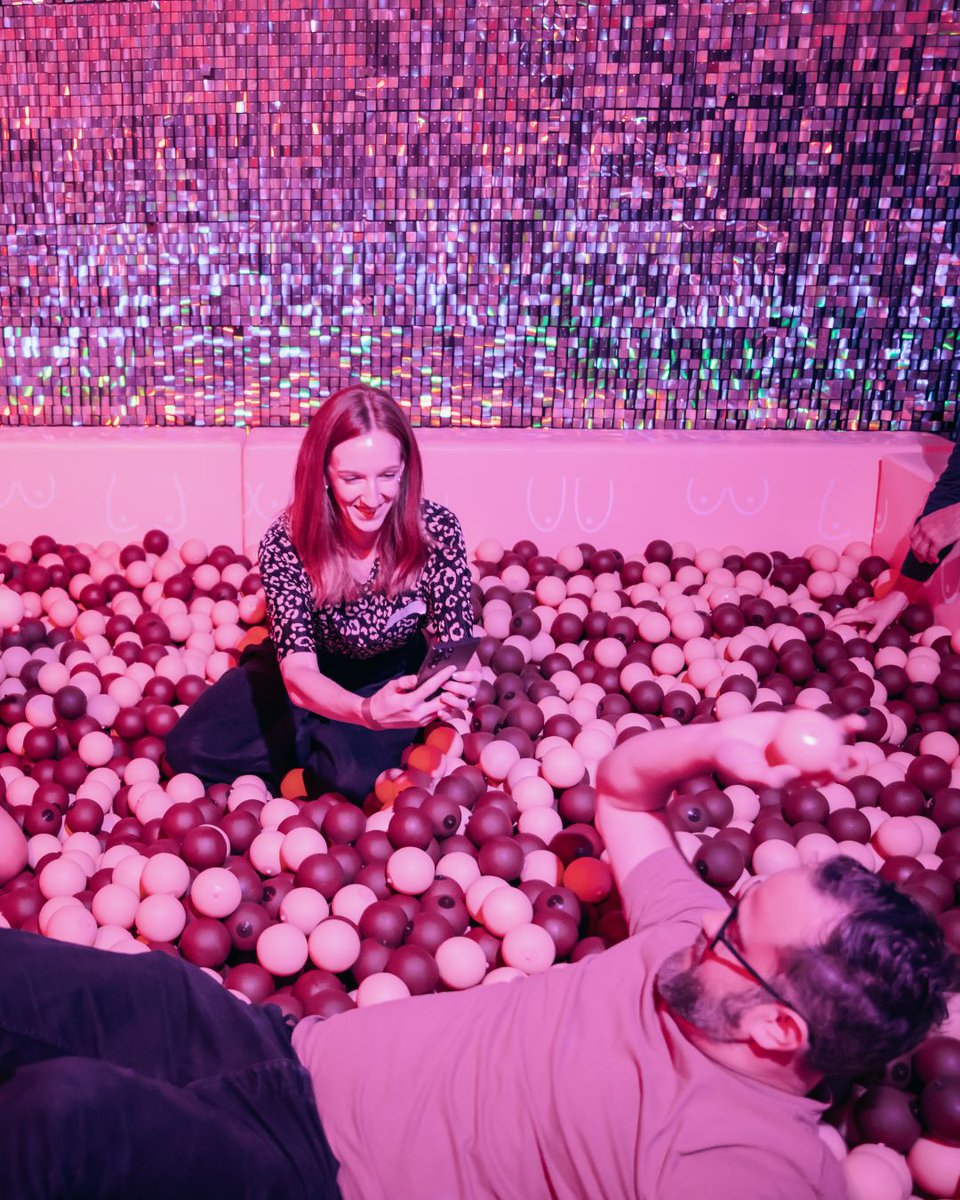 museumofdesire's tweet photo. No Sunday plans? We're open from 11am to 8pm, end your weekend right.

Tickets via https://t.co/ihL42k7zMv

#museumofdesire #wintereason #art #exhibition #experience #museum #immersive #entertainment #exploremelbourne #exploreaustralia #desire #season #extended #provocativeart https://t.co/0bl3LtAnt3