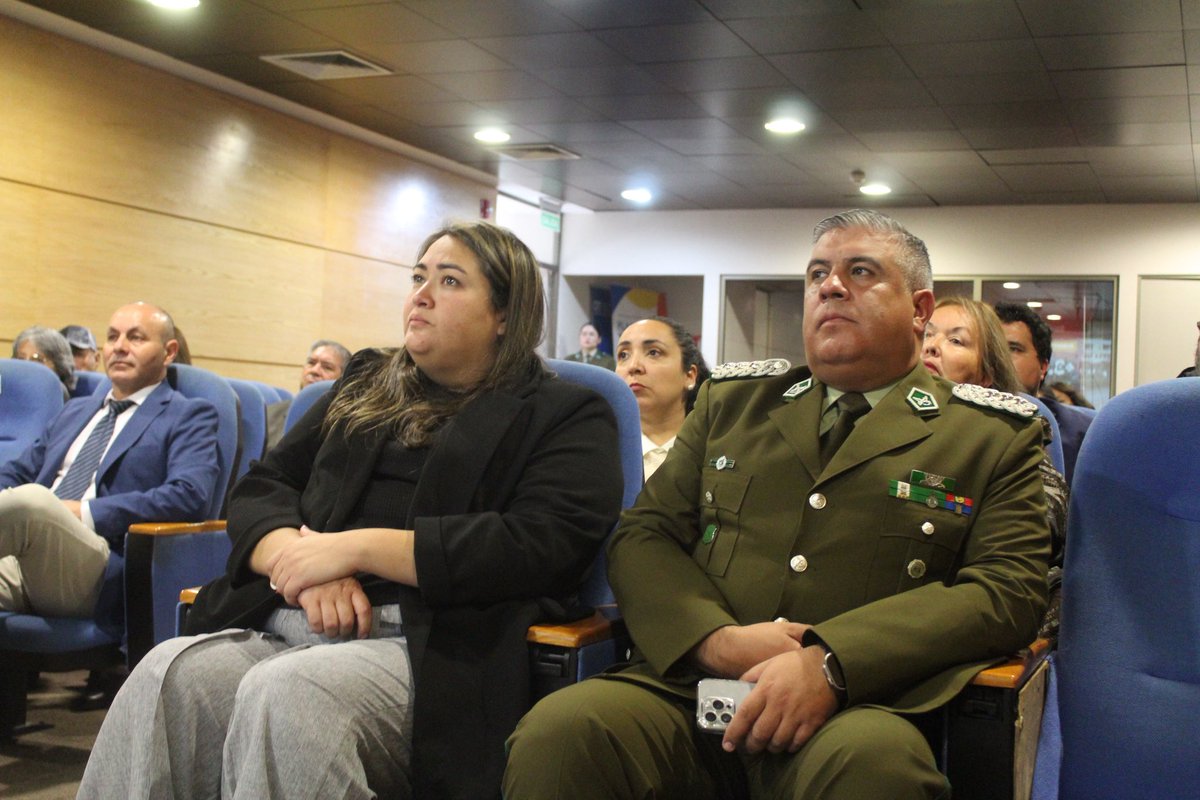 DPPTocopilla's tweet photo. Durante la tarde de este miércoles, la Delegada Presidencial Provincial de Tocopilla, Rachel Cortés Cortés asistió a la Cuenta Pública 2024-2025 de Carabineros de la Cuarta Comisaría de Tocopilla, encabezada por el Teniente Coronel Iván Cruz Pavez ✅ https://t.co/4krHTULAm7