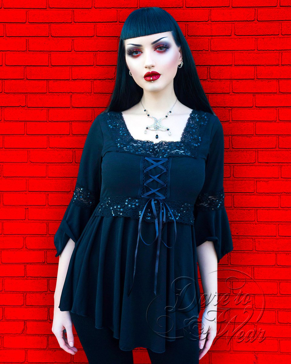 DareFashionUSA's tweet image. Who needs a knight in shining armor when there's this top? ⚔️ ✨
💋 She doesn't play. She only SLAYS!🤺

#DareToSlay #WearItLikeAQueen #SizeInclusiveStyle #GothStyle