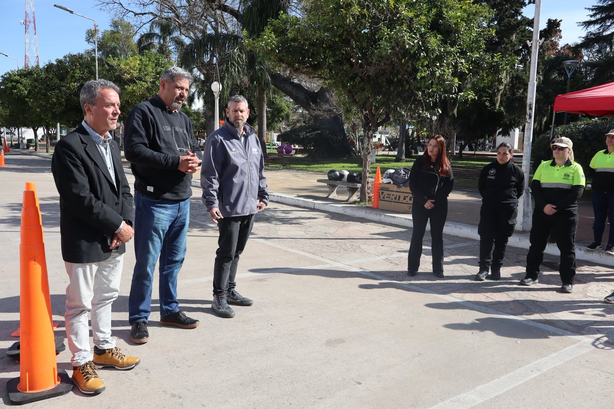 RedSegVial's tweet photo. #Coronda
🏍️Continuamos recorriendo las ciudades de la provincia con las Clínicas de Conducción Segura de Motos con canje de cascos para abordar una de las problemáticas viales más importantes.👇🏼 https://t.co/RhvIUQRyEv