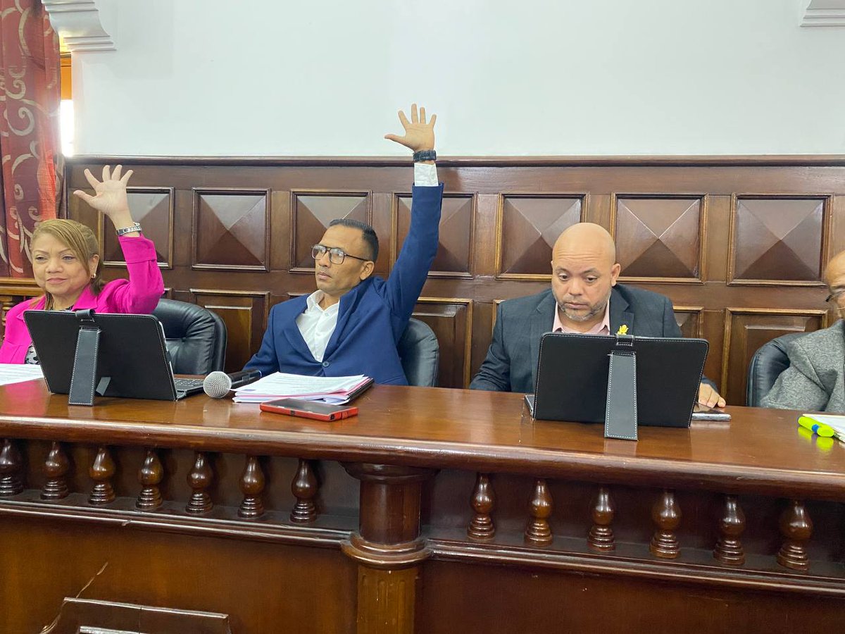 ¡Legislando para el Pueblo! 
En Sesión Ordinaria de este jueves 31 de julio de 2025, se discutió y aprobó un Proyecto de Acuerdo en respaldo y reconocimiento al proceso electoral del pasado 27 de julio, propuesto por el parlamentario José Sierra Irahola.