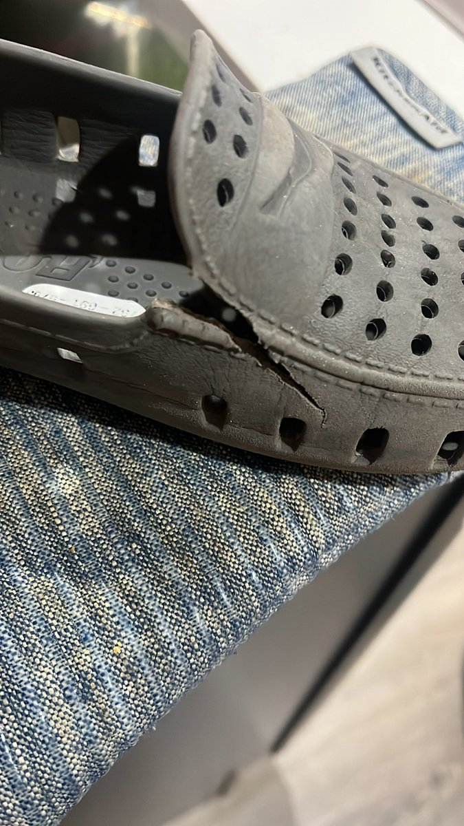 butchrosenberg's tweet photo. @Zappos after a months wear what can u do to fix this https://t.co/SI2EocP7oQ