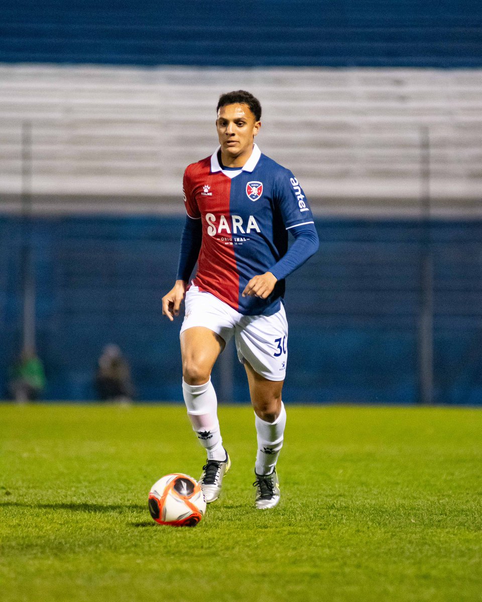albion_uy's tweet photo. 𝗘𝗡𝗧𝗥𝗘𝗧𝗜𝗘𝗠𝗣𝗢 ⏱️

Albion 1️⃣-0️⃣ Paysandú 

🔴🔵
#VamosPionero #AlbionFC https://t.co/FGjAYEcme8