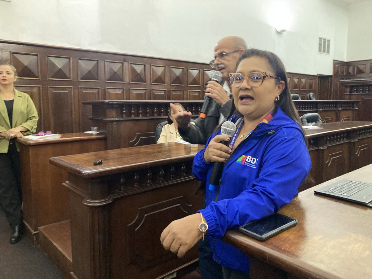 Por su parte, la presidenta del Consejo Legislativo del estado Zulia, Leg. Magdely Valbuena, destacó la importancia de generar espacios formativos dentro de las instituciones públicas, especialmente aquellos que promueven el emprendimiento y el desarrollo personal.