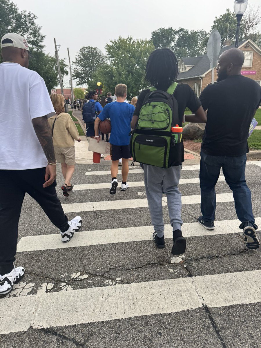 Jrhoops13's tweet photo. A few weeks ago, I had the opportunity to attend and graduate from Playmaker College in Naperville, IL! A full week packed with valuable lessons and intense training. Even made some friends along the way. I can’t wait to come back in 2026!! Thank you @PGCbasketball https://t.co/rTRjMzJPxs