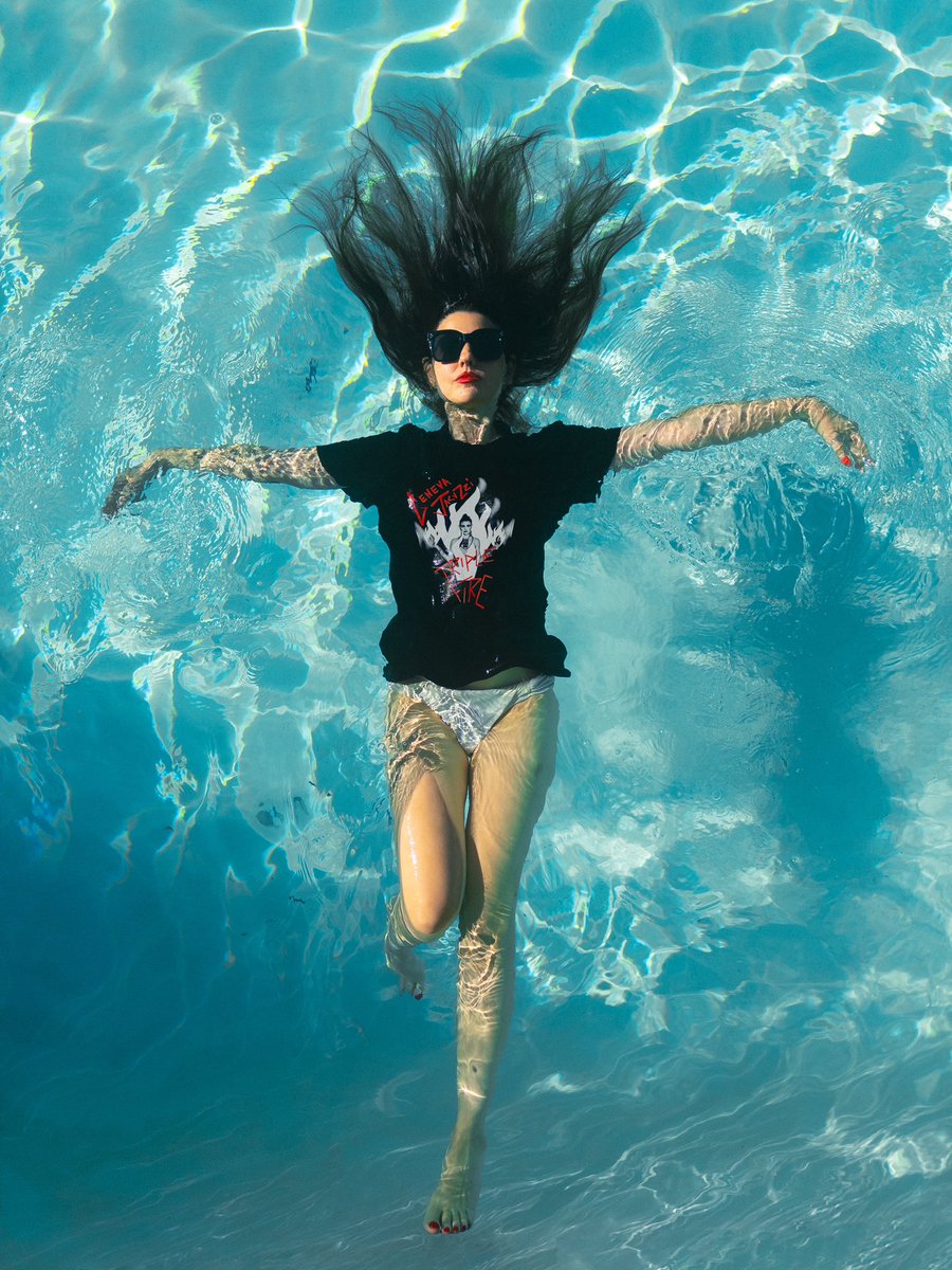 GenevaJacuzzi's tweet photo. 🔥Triple 🔥Fire 🔥one year anniversary! All shirts discounted this month. Almost sold out. Grab grab xoxo 

https://t.co/lGSuijAT3T https://t.co/NIlmq3HKpv