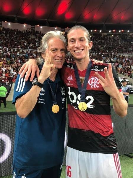🎙️ Podcast Setor Norte 🎧 🇦🇱 (@podsetornorte) on Twitter photo Perca uma Copa do Brasil 
Ganhe uma Libertadores e um Brasileiro!
Cumpra a missão, Filipe! Perca uma Copa do Brasil 
Ganhe uma Libertadores e um Brasileiro!
Cumpra a missão, Filipe!