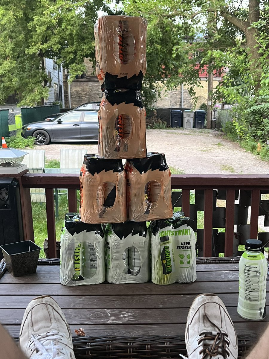 rfknephew's tweet image. Just got all this for $8. 32 8% alcoholic gatorades. #unpatched #exploit