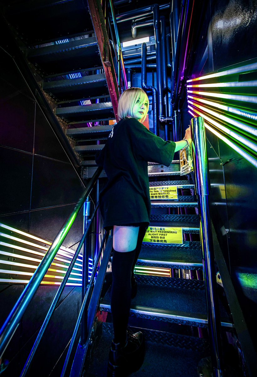 通天閣の中がこんなだとは誰ぞ知る

model:<a href="/ASURA_Nagasaka/">あしゅら👔🥃ウィッグ被写体</a> 

#写真好きな人と繋がりたい 
#ポートレート好きな人と繋がりたい #portrait #streetsnap #photograph #pentaxk1mkii 
#大阪環状線ポトレ
#いくぜ大阪2025