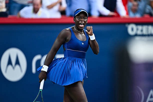 🇨🇦⭐️VICKY MBOKO TO THE FINAL!

A gritty performance from Mboko to hold off match point and fight back to beat Elena Rybakina in a third set tiebreak.

6-1, 7-5, 7-6

The Canadian 18-year-old is into the final on Thursday against either Naomi Osaka or Clara Tauson.