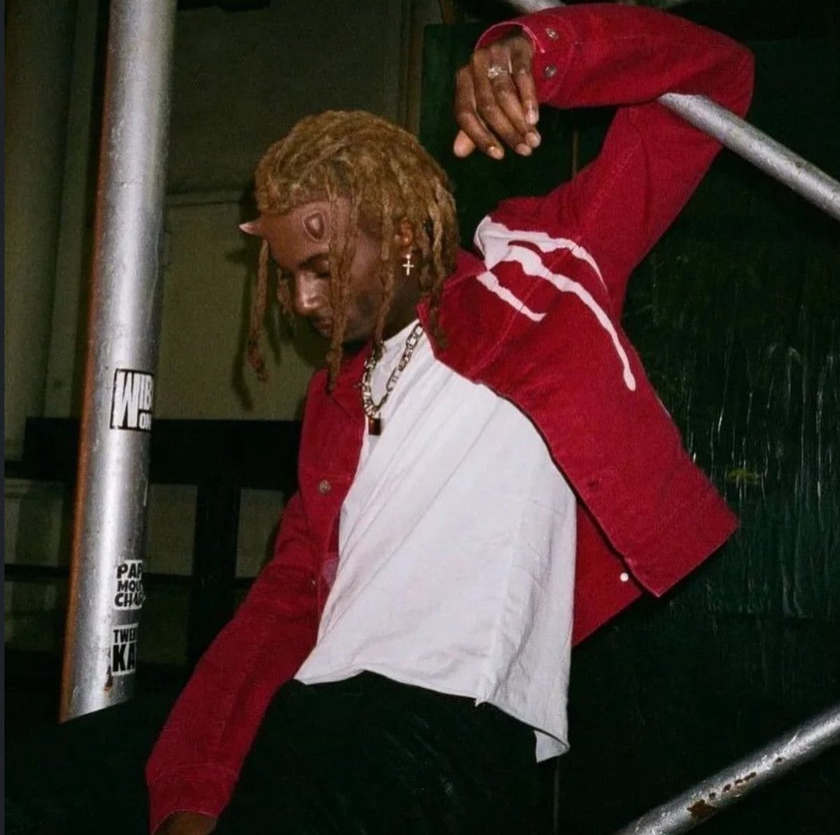 DodoFits's tweet image. Playboi Carti wearing Rick Owens DRKSHDW FW19 "Larry" Fuxia Bleach Vomit Jacket